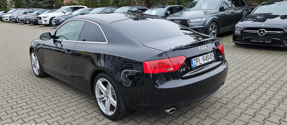 Audi A5 cena 54000 przebieg: 299000, rok produkcji 2011 z Jędrzejów małe 301